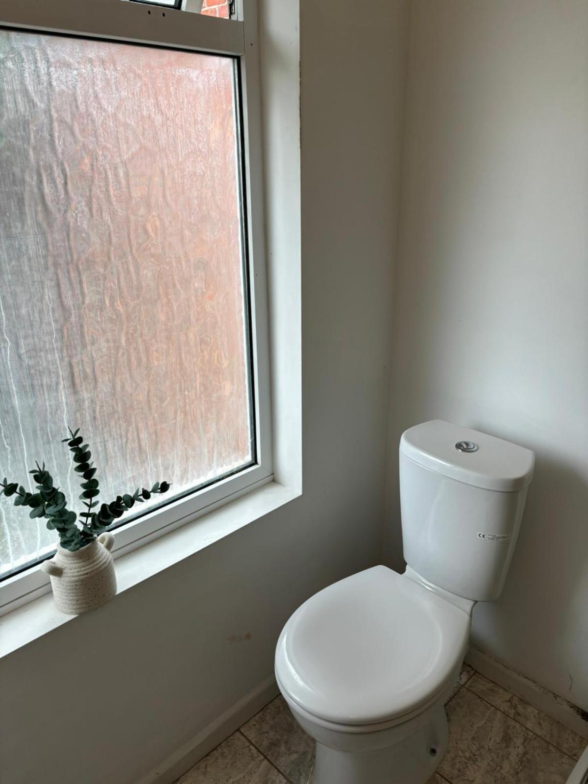 Stunning Spacious One Bedroom Haven Habitación en casa particular *
